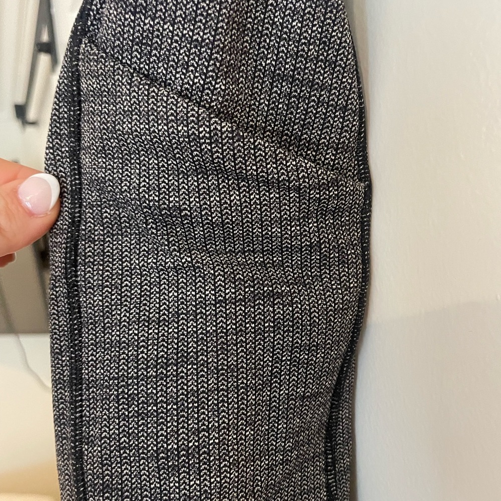 Reflective Lululemon Leggings - Picture 4 of 6